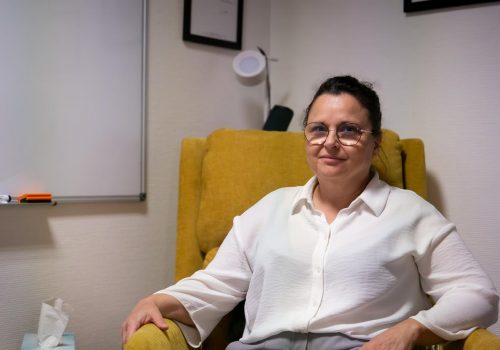 Marie-Lucie Fernin, psychopraticienne et coach en entreprise, membre du réseau Lorainea. Spécialiste du développement du leadership et du bien-être au travail, elle accompagne les entrepreneurs dans la gestion du stress et le développement de la patience comme compétence professionnelle