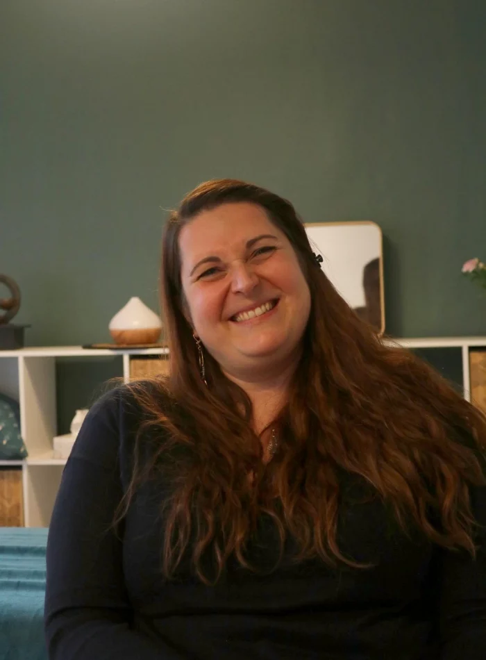 Aurélie Corger vous accueille avec bienveillance pour décoder les messages de votre corps