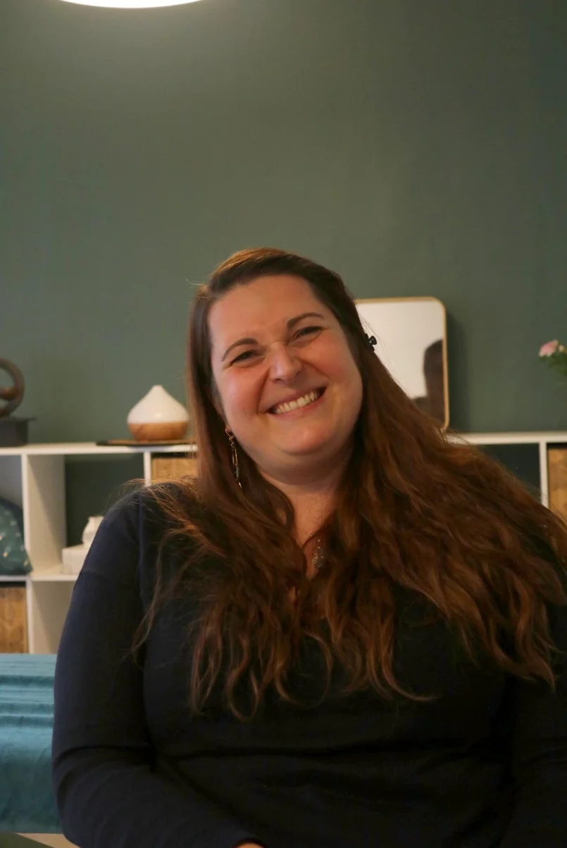 Aurélie Corger vous accueille avec bienveillance pour décoder les messages de votre corps