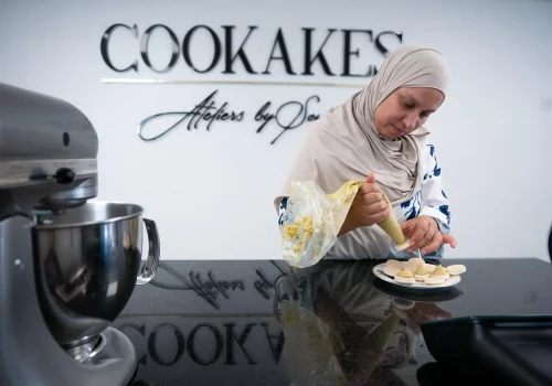 Souad entrepreneuse pâtisserie salon de thé", "formation pâtisserie autodidacte".